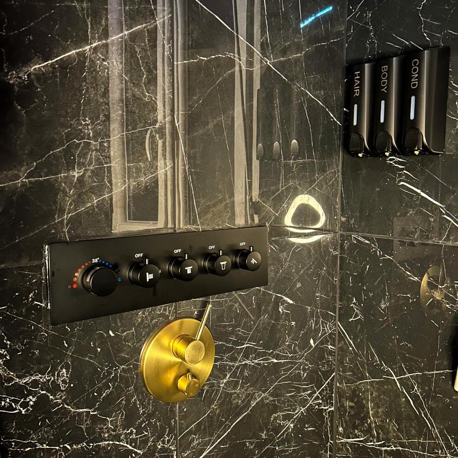 Blackroom Suite De Luxe 50 Nuances De Grey Le Havre Exteriör bild