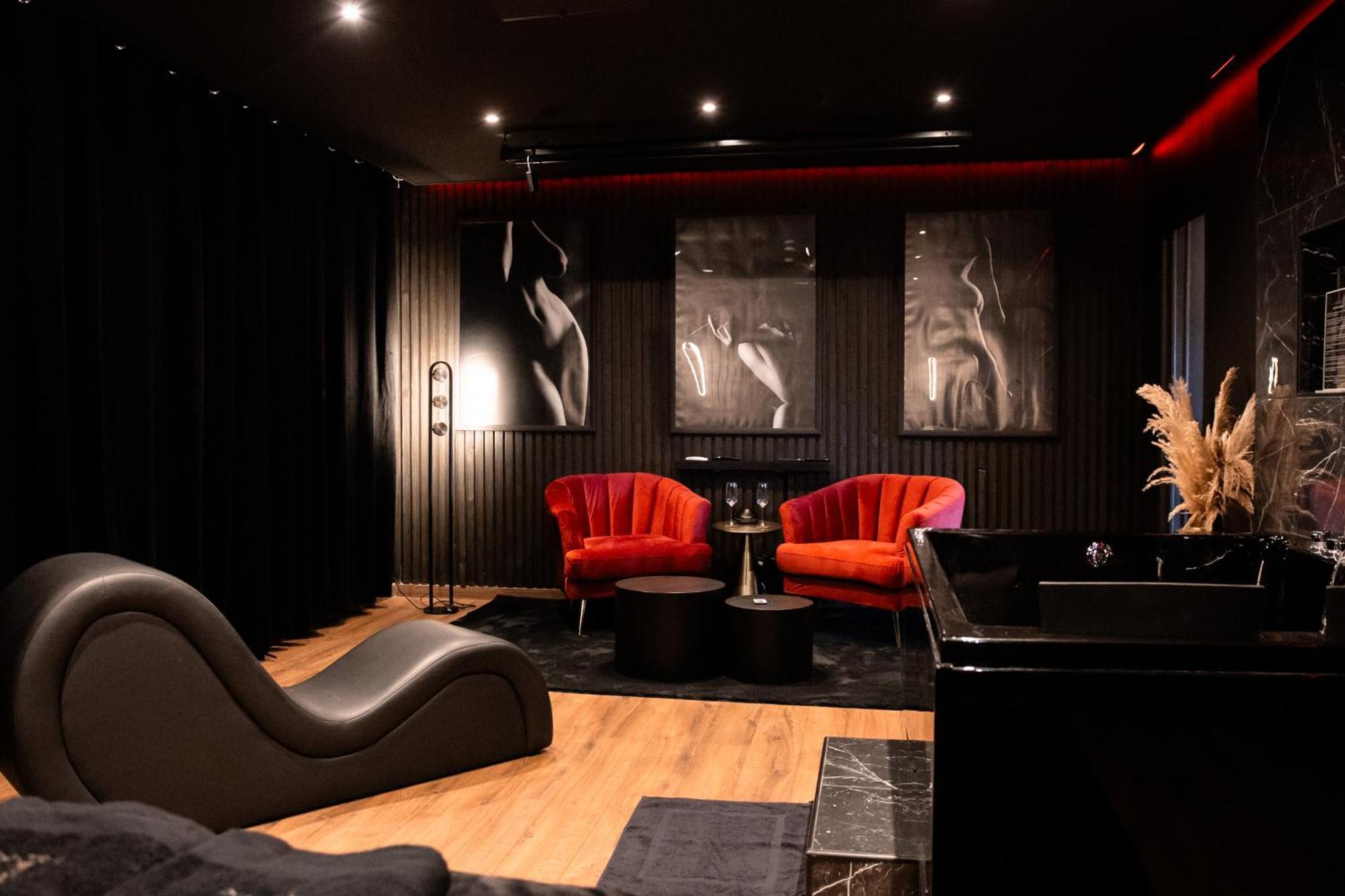 Blackroom Suite De Luxe 50 Nuances De Grey Le Havre Exteriör bild